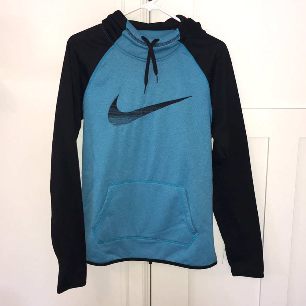Nike therma fit sweatshirt